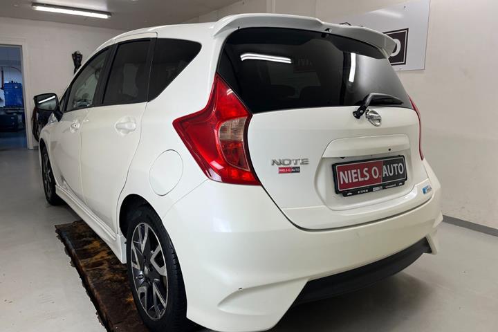 Hvid Nissan Note fra 2014