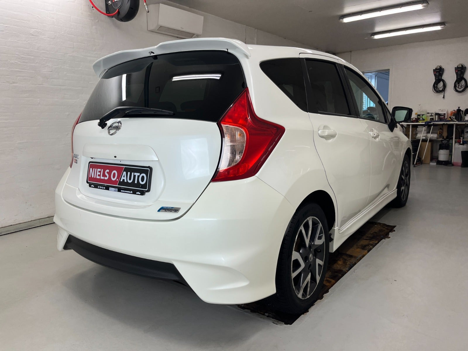Hvid Nissan Note fra 2014