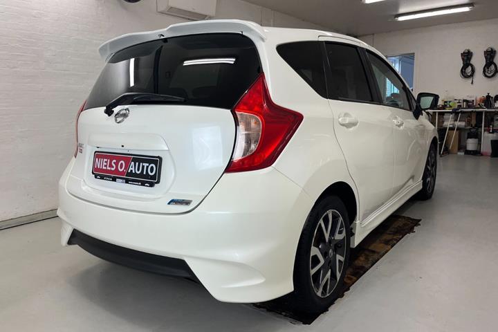 Hvid Nissan Note fra 2014