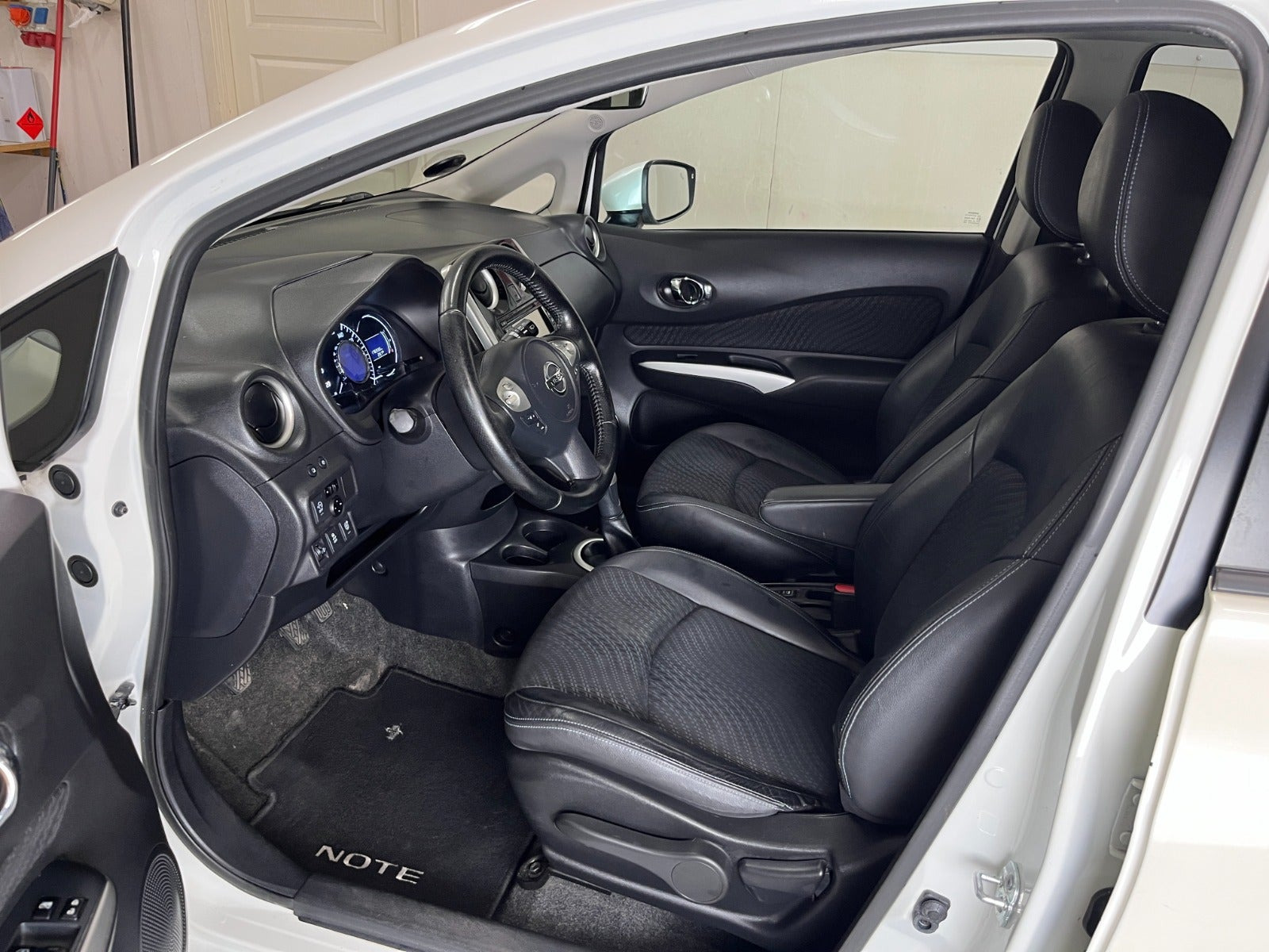 Hvid Nissan Note fra 2014
