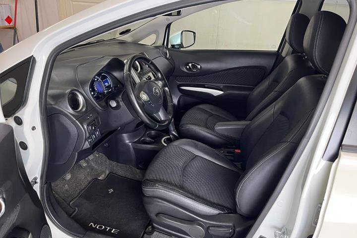 Hvid Nissan Note fra 2014