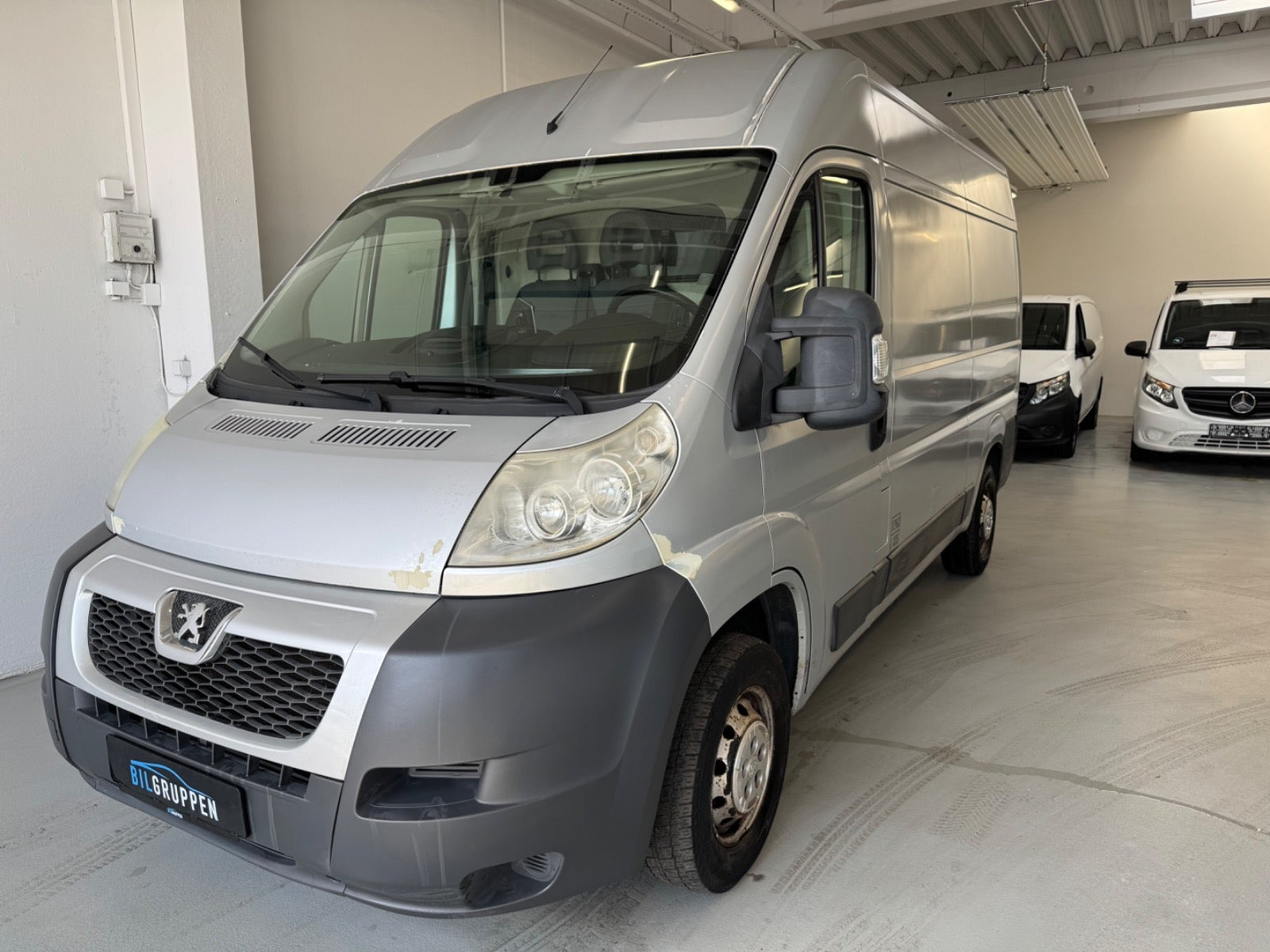 Peugeot Boxer 330 2,2 HDi 120 Kassevogn L2H2