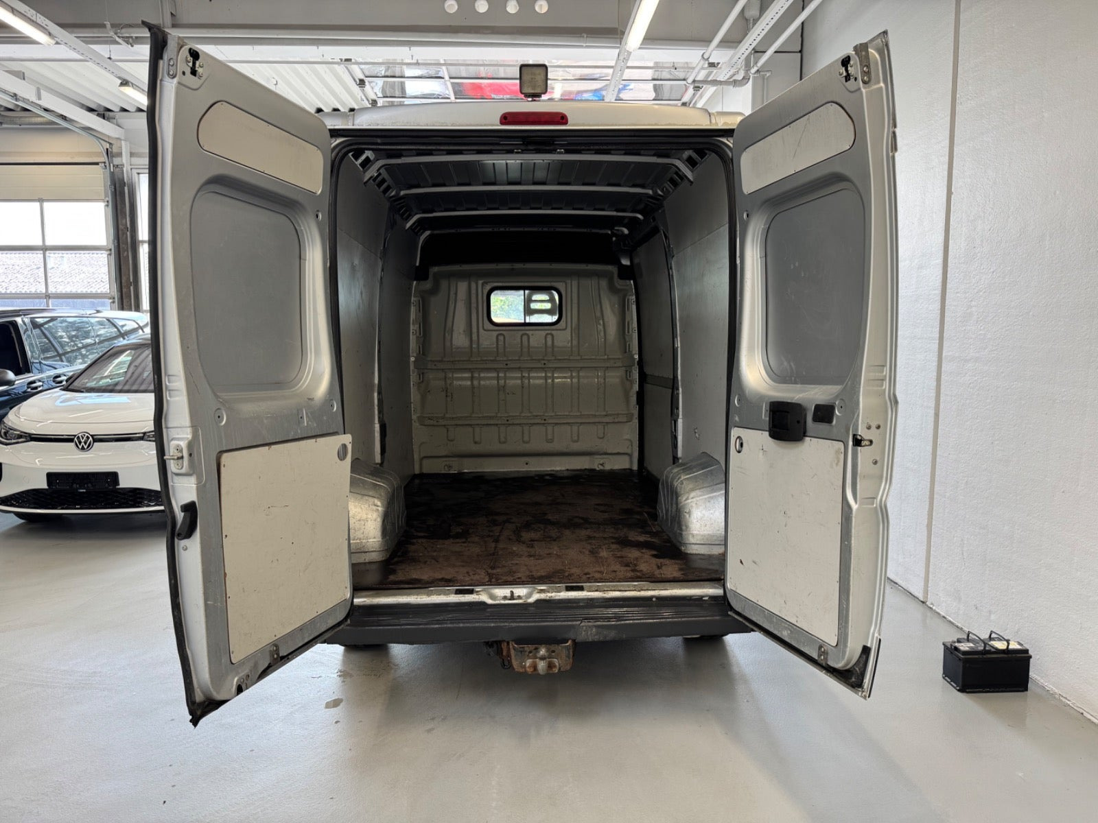 Grå Peugeot Boxer 330 fra 2008