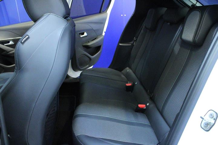 Hvid Peugeot e-208 fra 2023