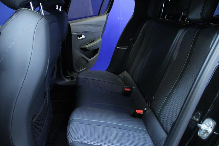 Sort Peugeot e-208 fra 2023
