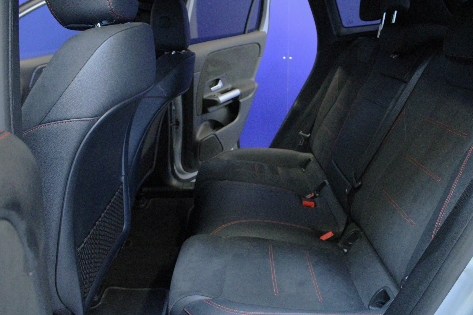 Sølv Mercedes EQA250+ fra 2025