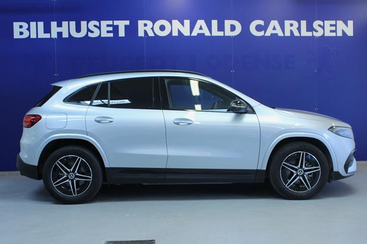 Sølv Mercedes EQA250+ fra 2025