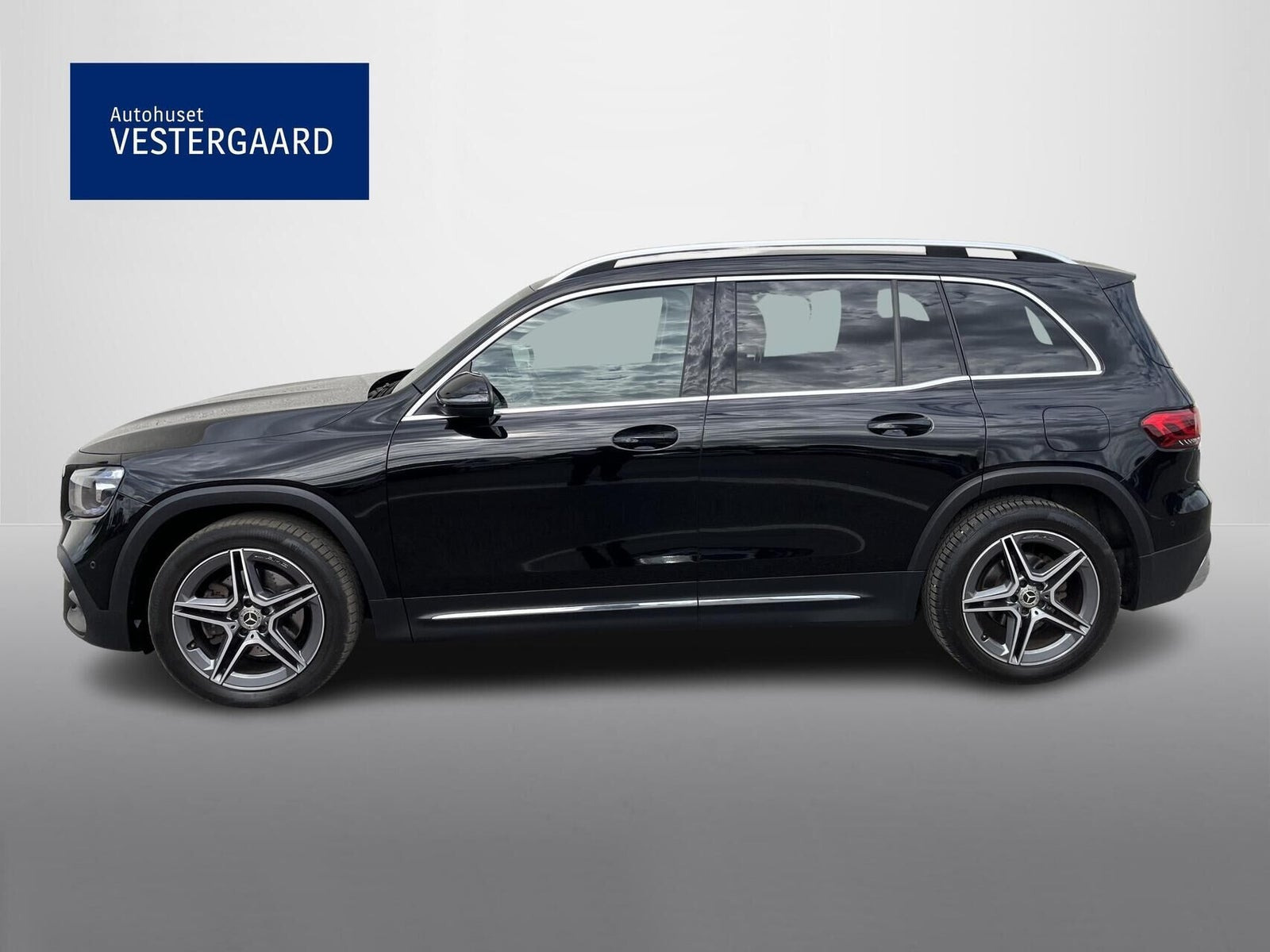 Sort Mercedes GLB200 fra 2021