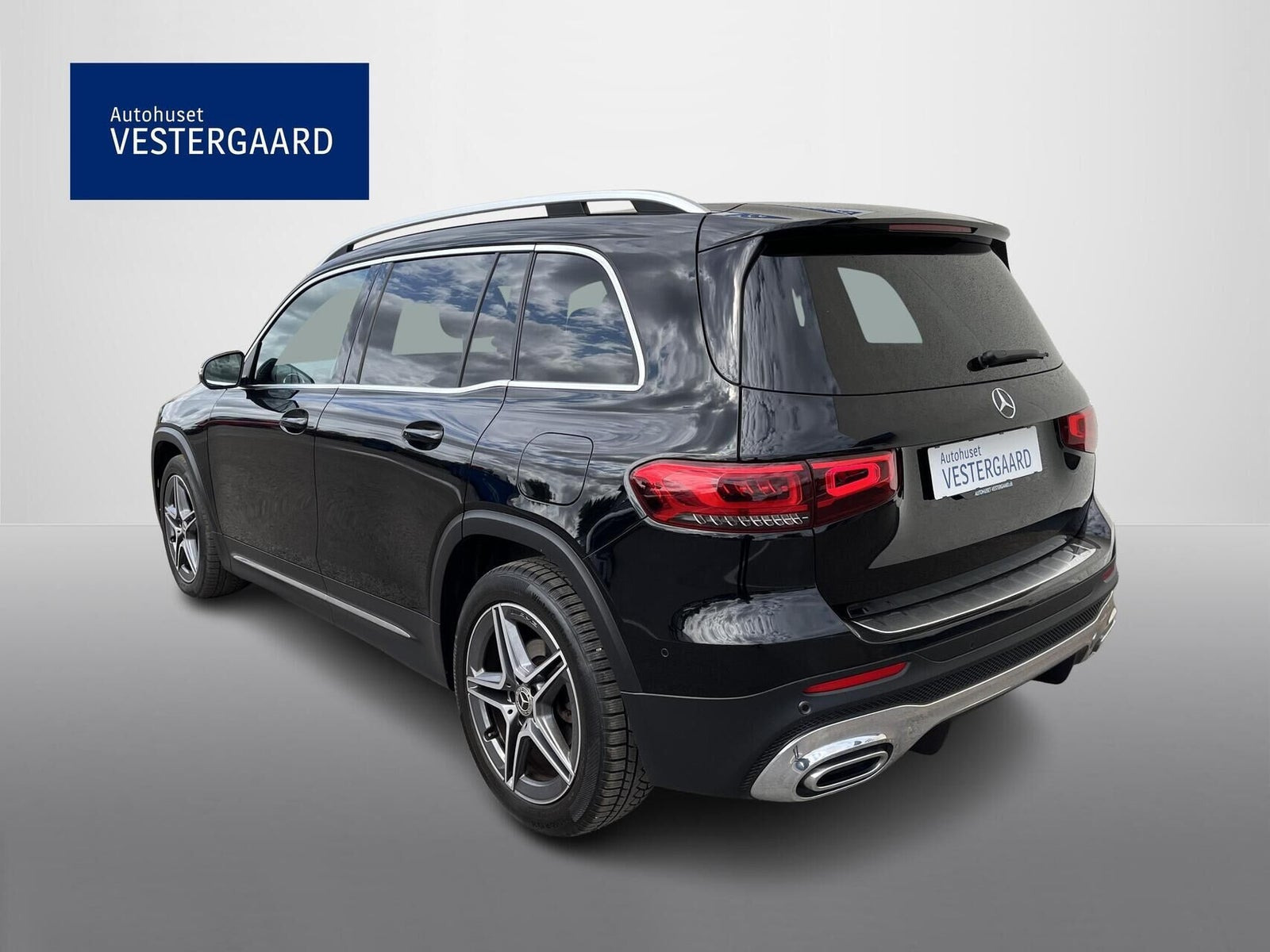 Sort Mercedes GLB200 fra 2021