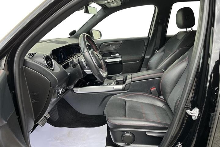 Sort Mercedes GLB200 fra 2021