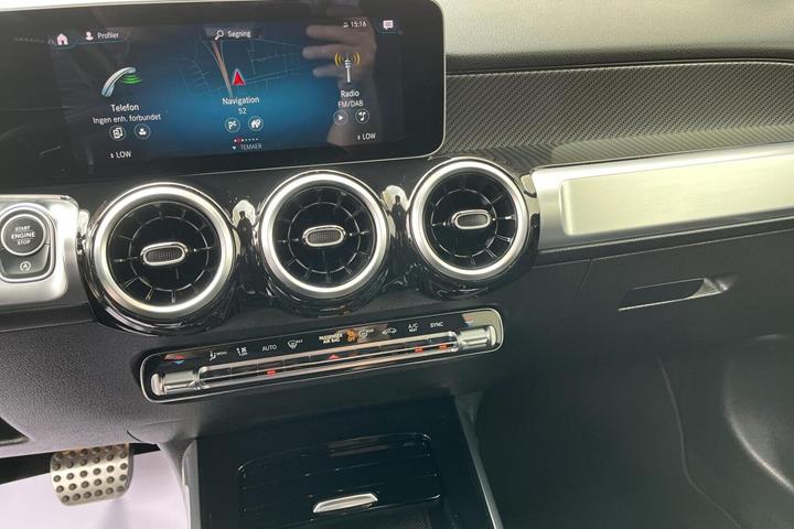 Sort Mercedes GLB200 fra 2021