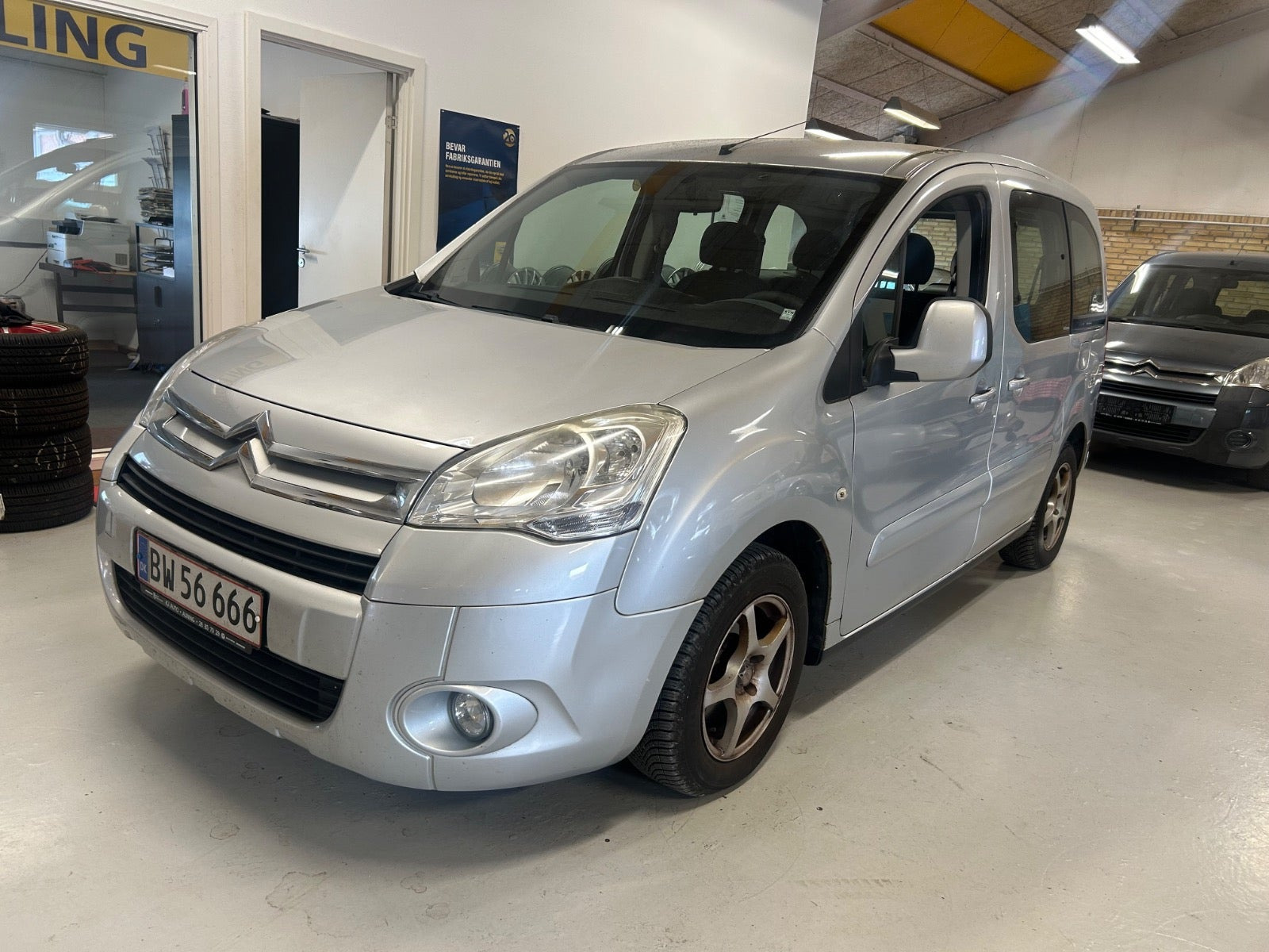 Sølv Citroën Berlingo fra 2010
