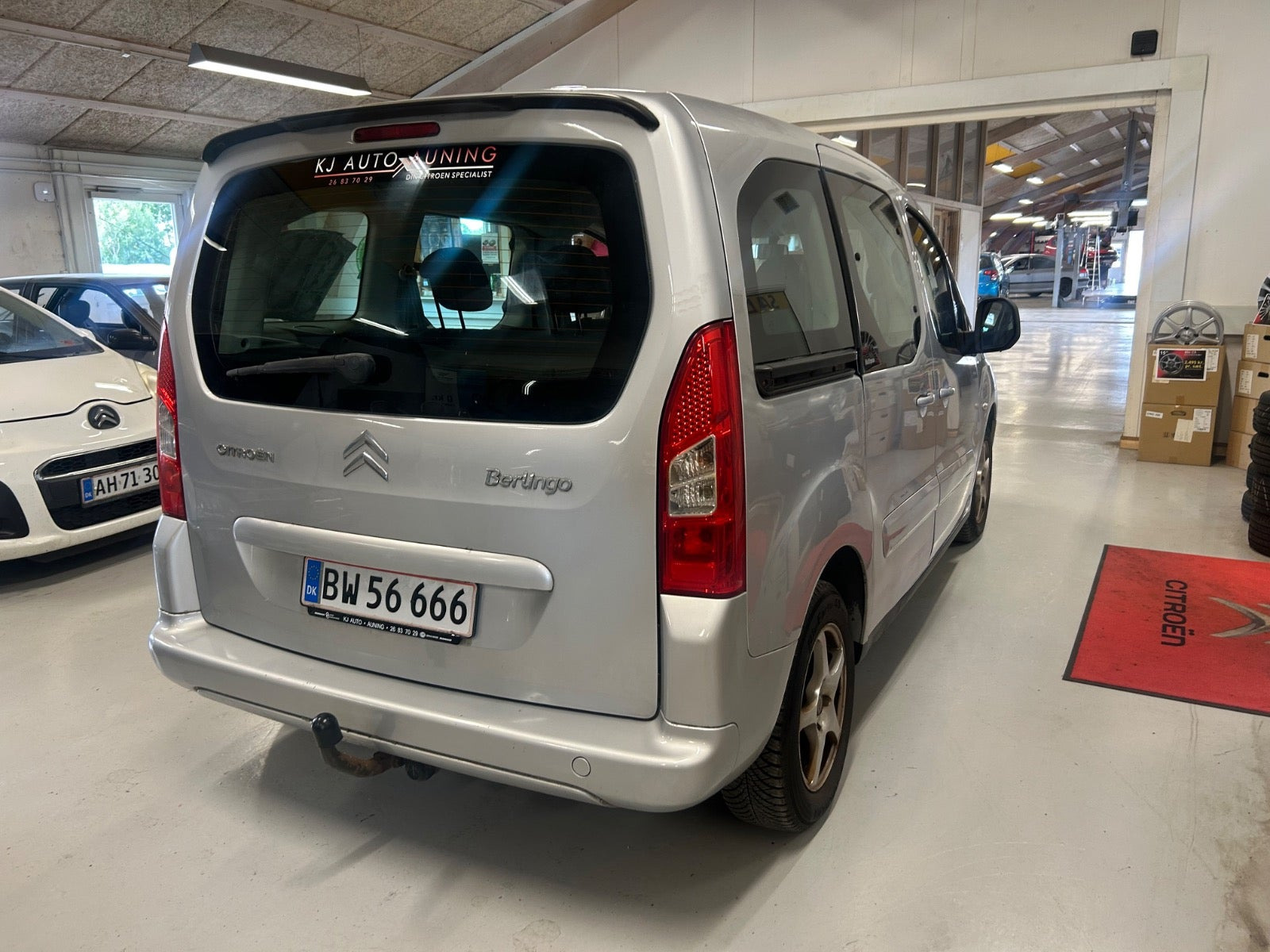 Sølv Citroën Berlingo fra 2010