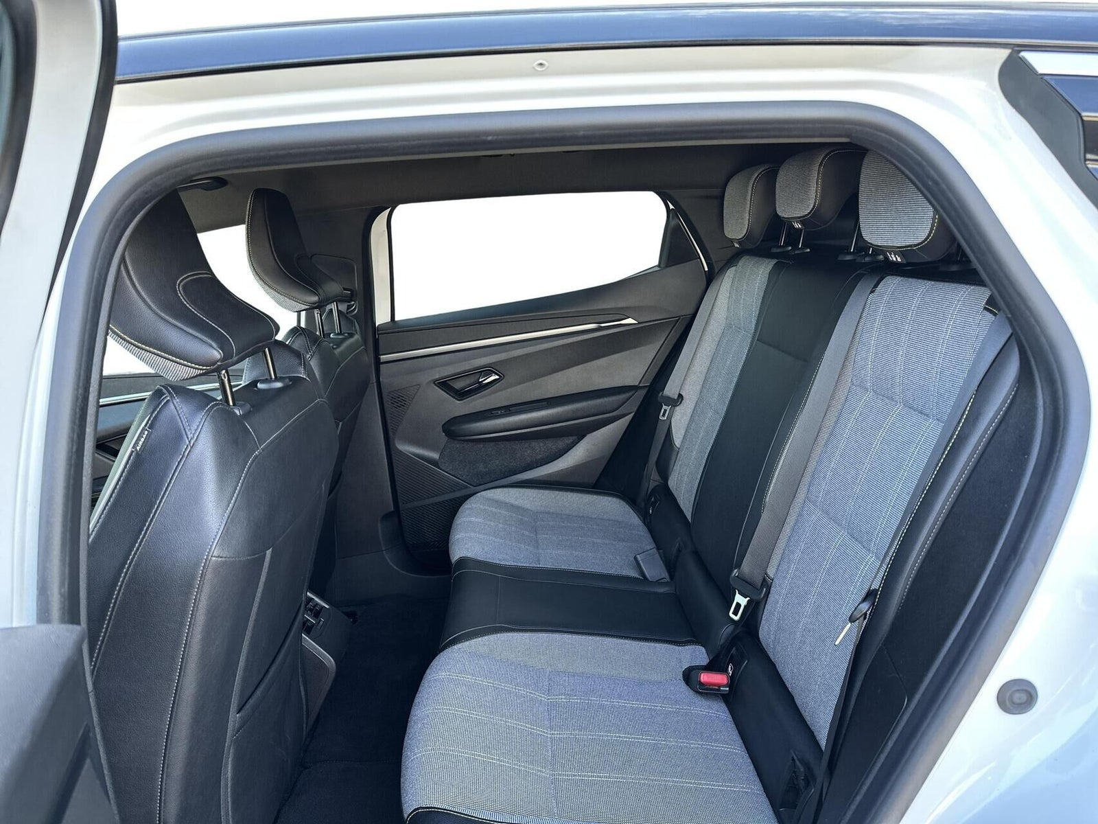 Hvid Renault Megane E-Tech fra 2022