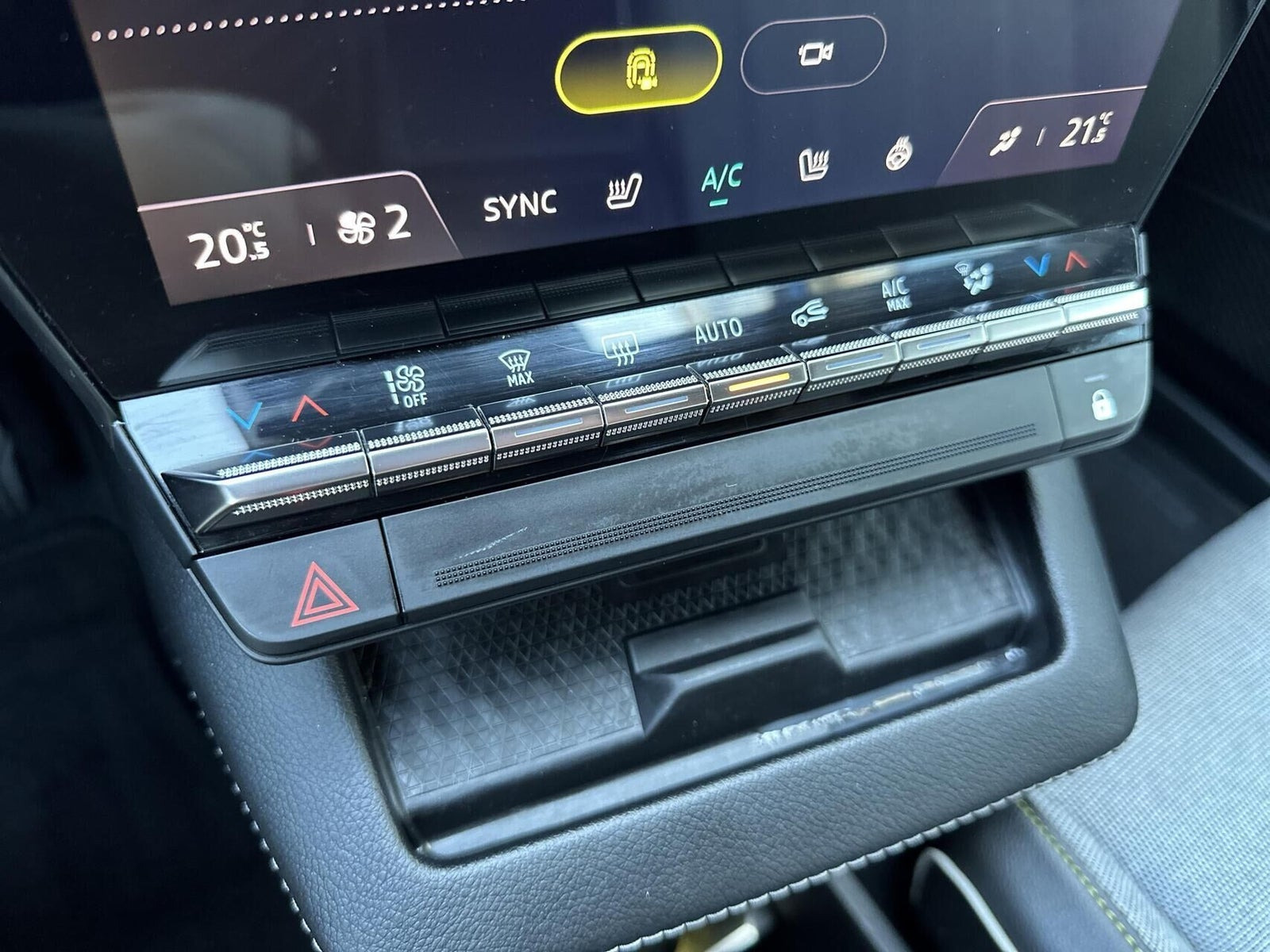 Hvid Renault Megane E-Tech fra 2022