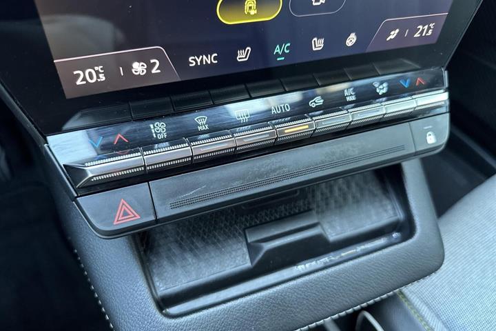 Hvid Renault Megane E-Tech fra 2022