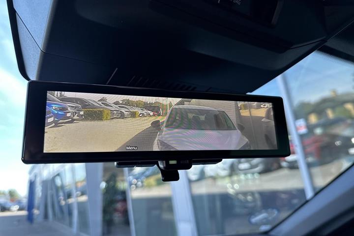 Hvid Renault Megane E-Tech fra 2022