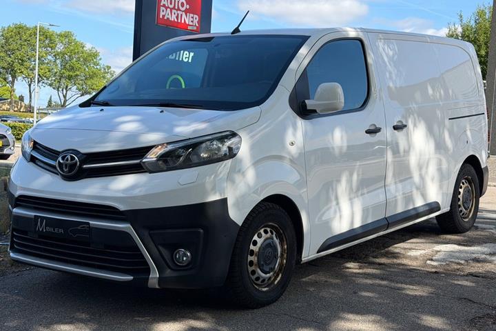 Hvid Toyota ProAce fra 2018