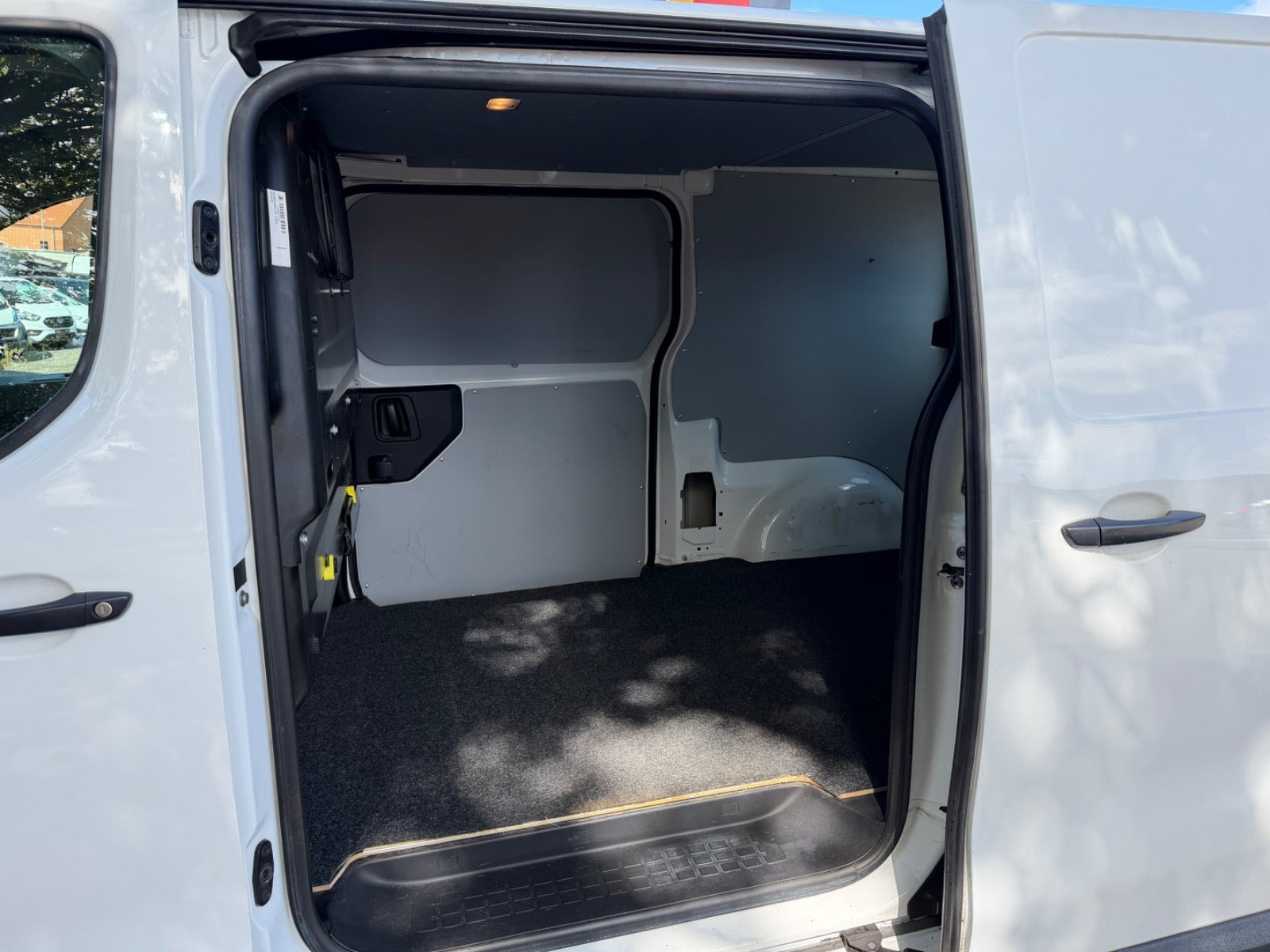 Hvid Toyota ProAce fra 2018
