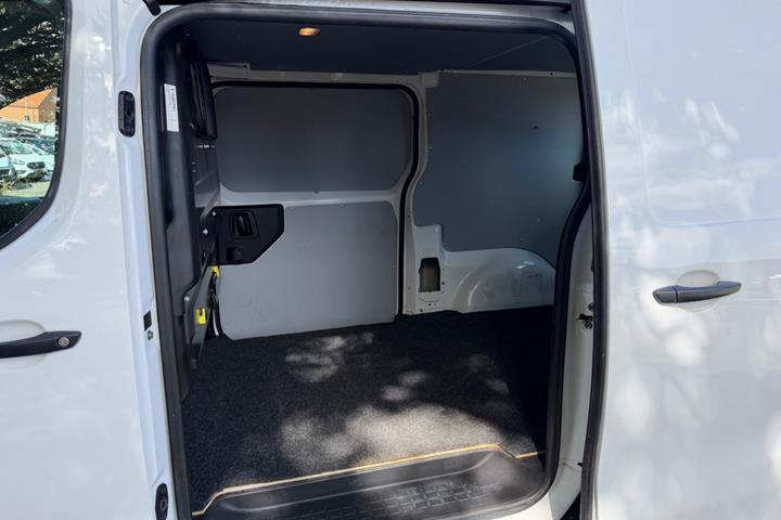 Hvid Toyota ProAce fra 2018