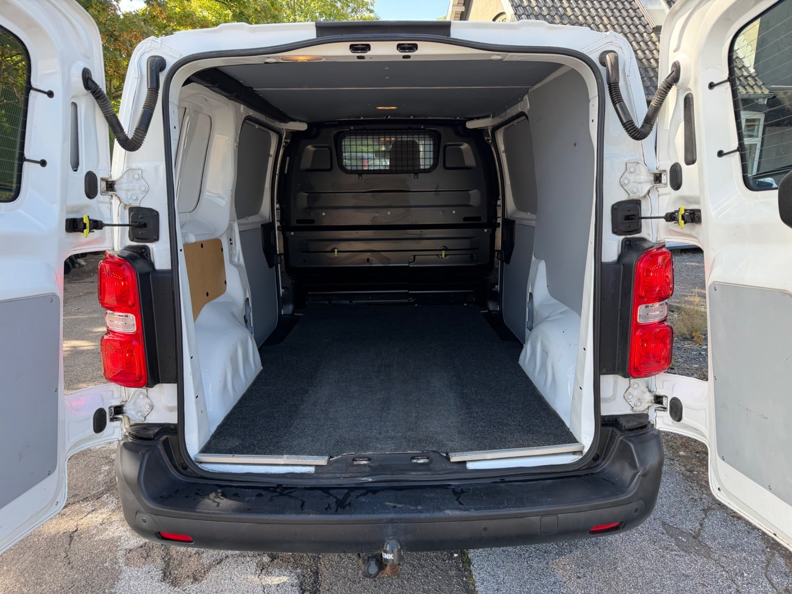 Hvid Toyota ProAce fra 2018