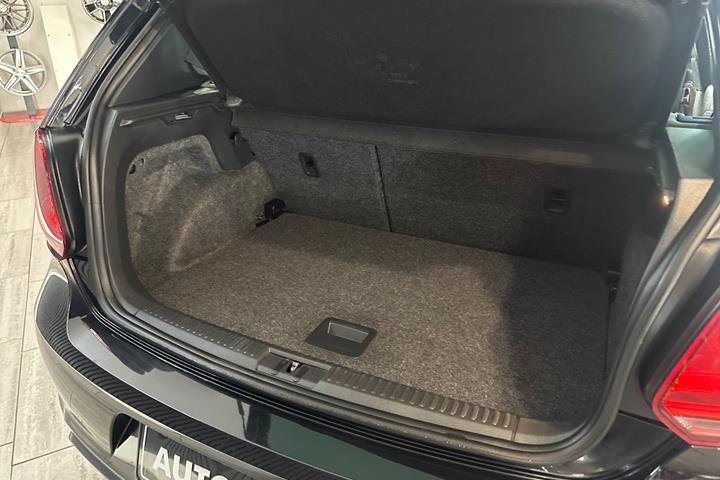 Sort VW Polo fra 2017