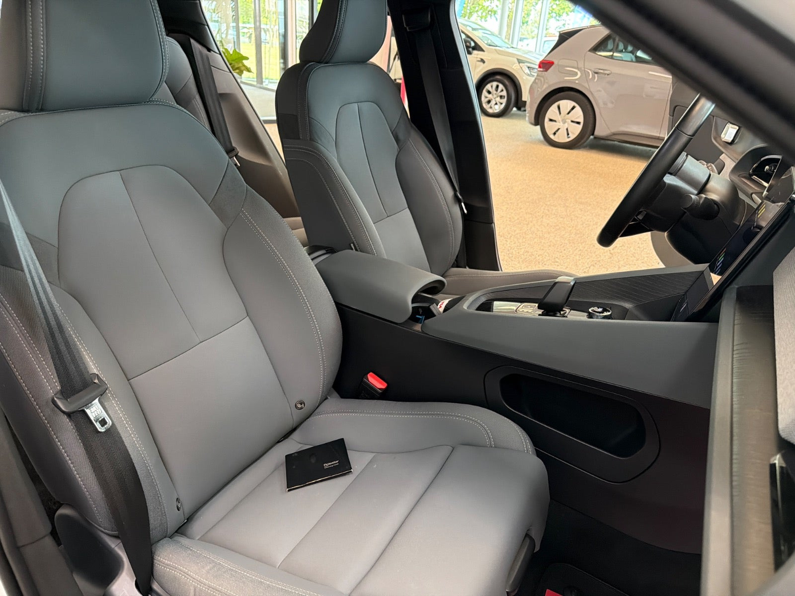 Hvid Polestar 2 fra 2023