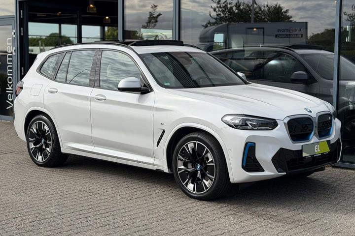 Hvid BMW iX3 fra 2023