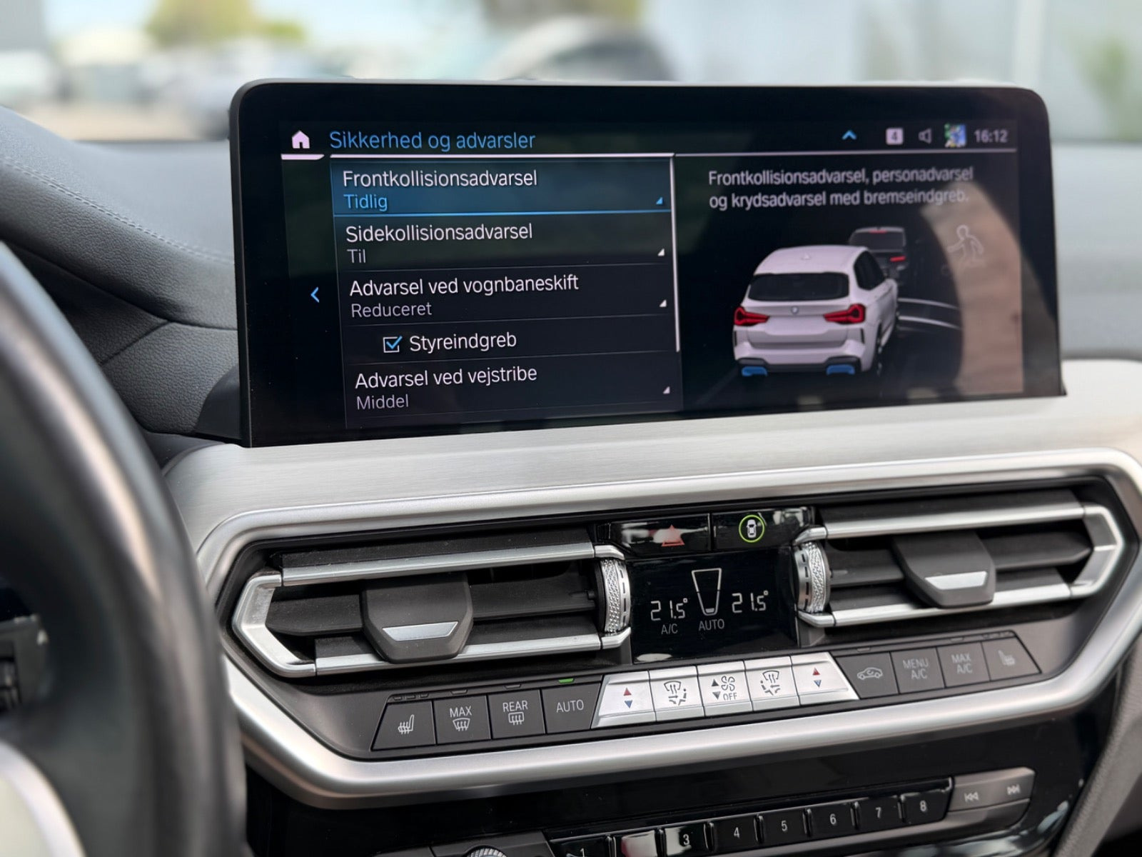 Hvid BMW iX3 fra 2023