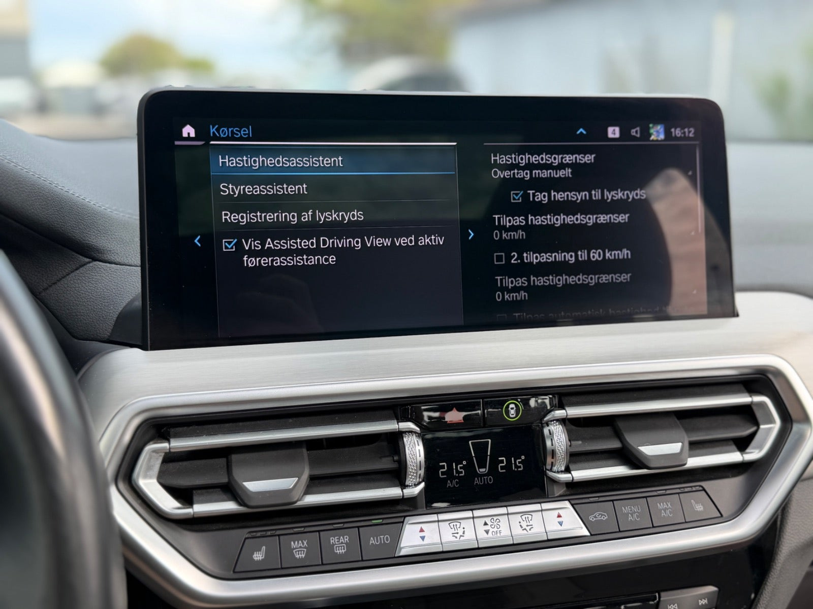 Hvid BMW iX3 fra 2023