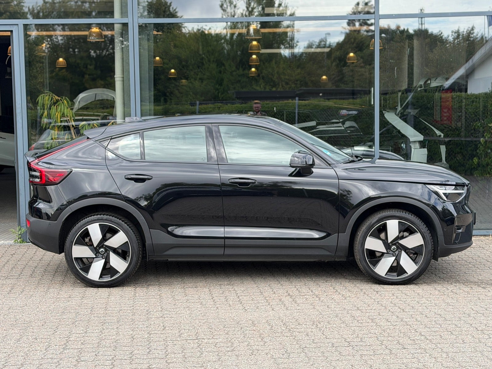Sort Volvo C40 fra 2023