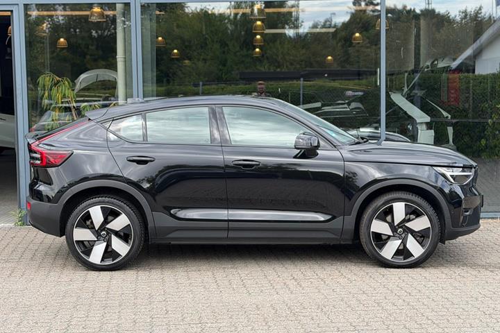 Sort Volvo C40 fra 2023
