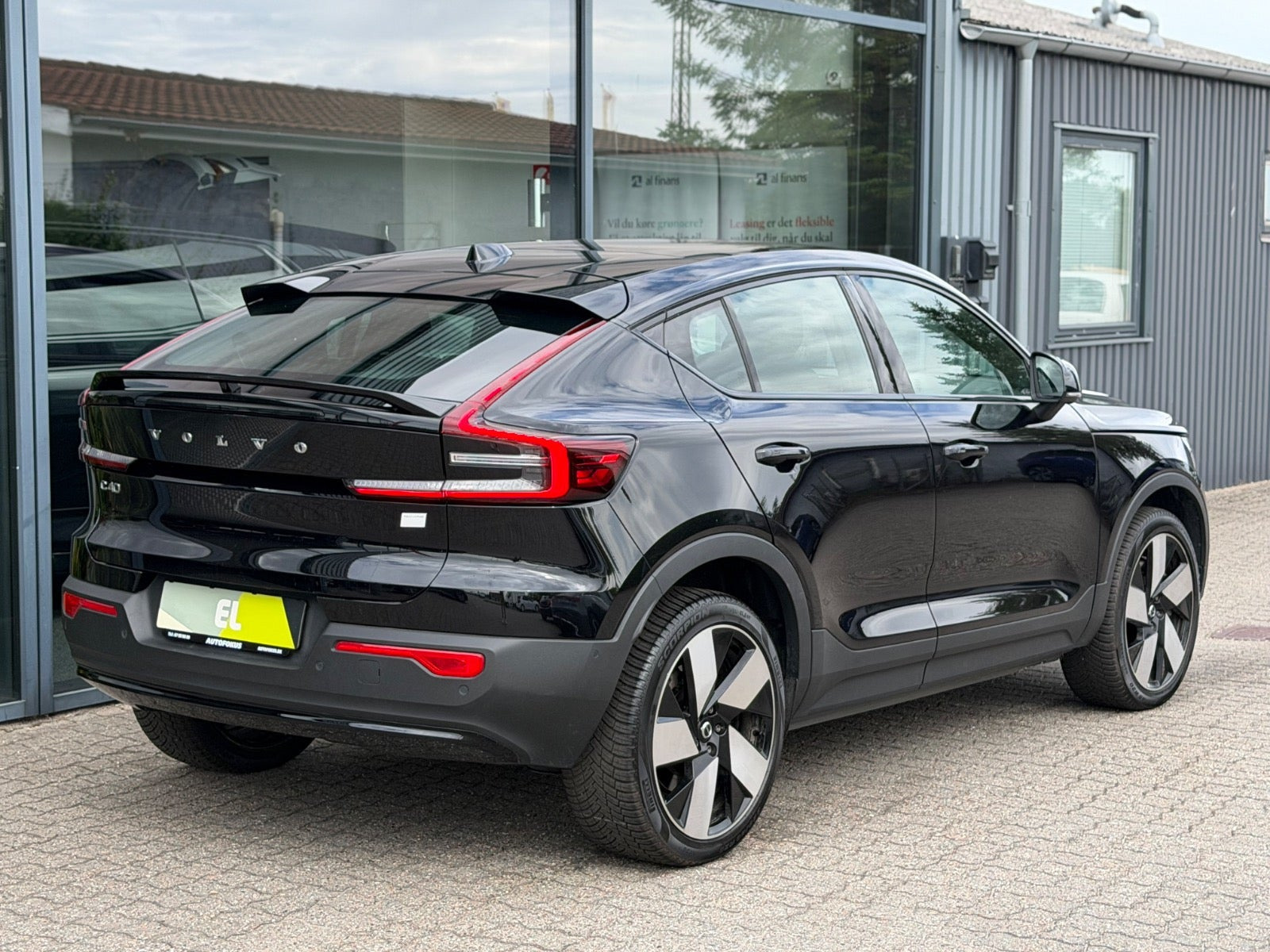 Sort Volvo C40 fra 2023