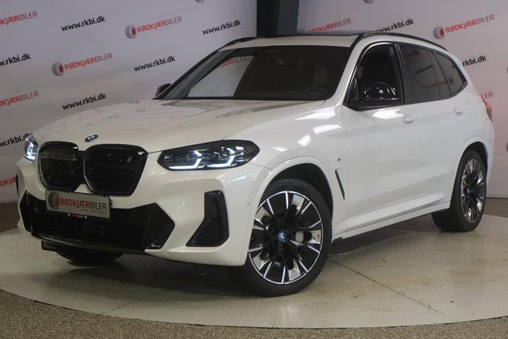Hvid BMW iX3 fra 2023