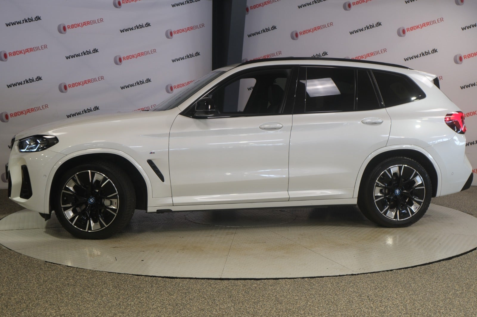 Hvid BMW iX3 fra 2023