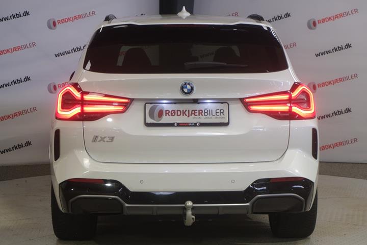 Hvid BMW iX3 fra 2023