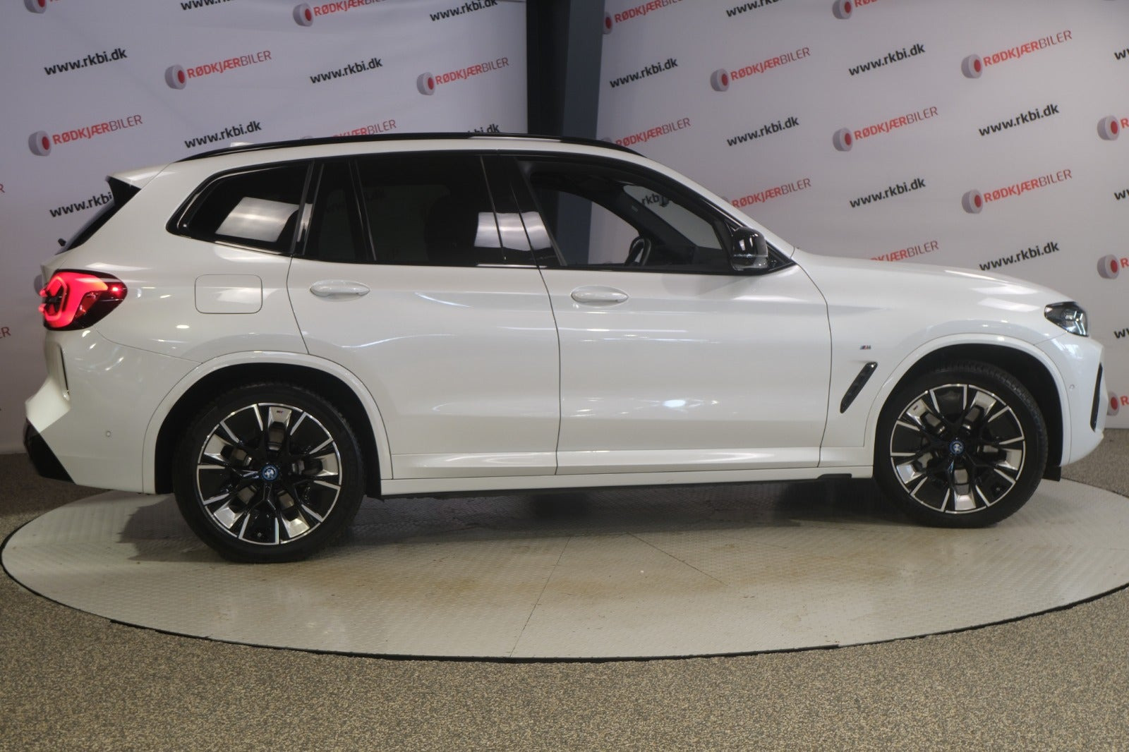 Hvid BMW iX3 fra 2023