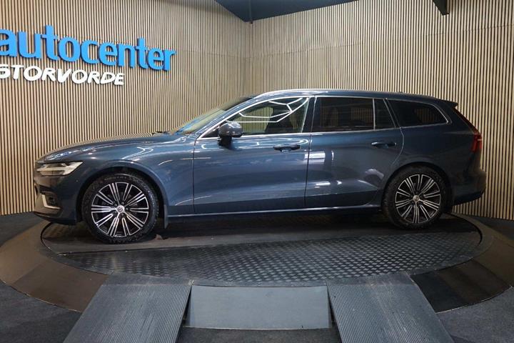 Blå Volvo V60 fra 2019