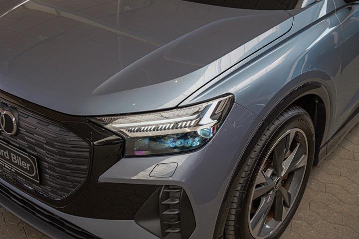 Blå Audi Q4 e-tron fra 2022