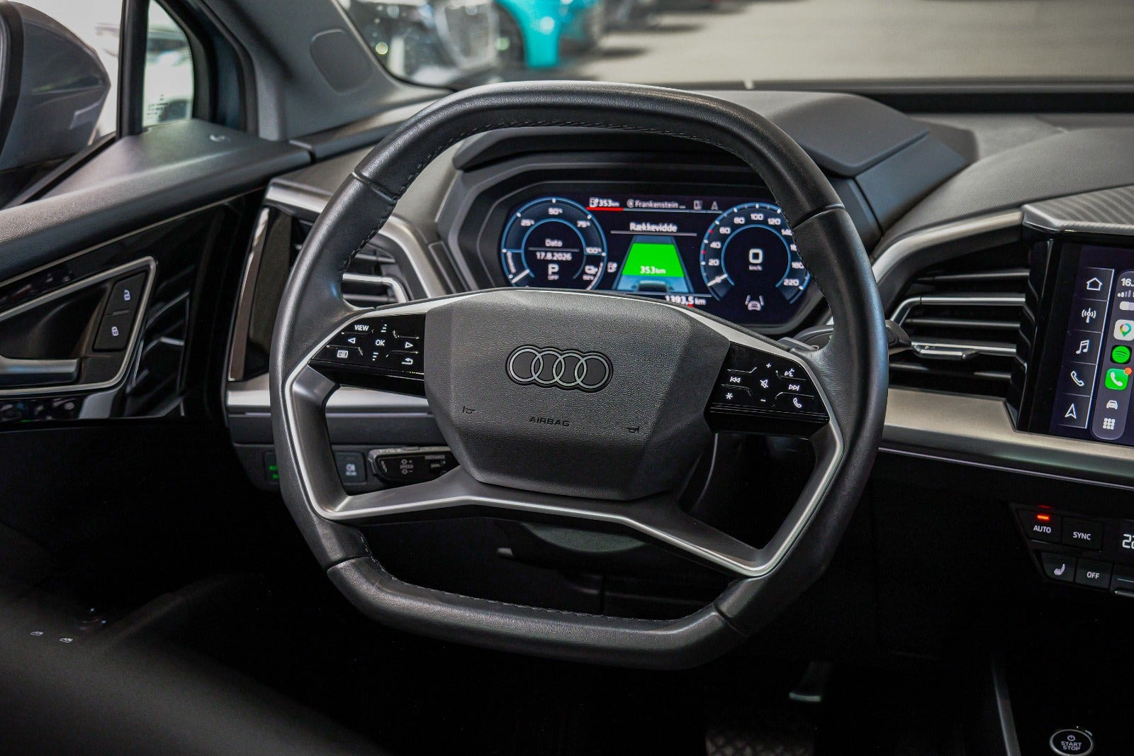 Blå Audi Q4 e-tron fra 2022