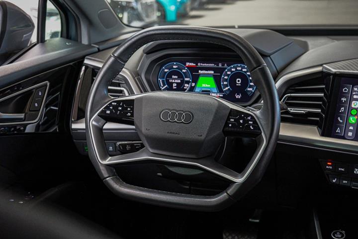 Blå Audi Q4 e-tron fra 2022