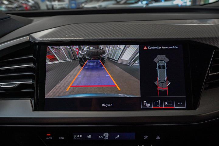 Blå Audi Q4 e-tron fra 2022