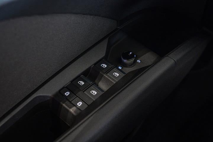 Blå Audi Q4 e-tron fra 2022