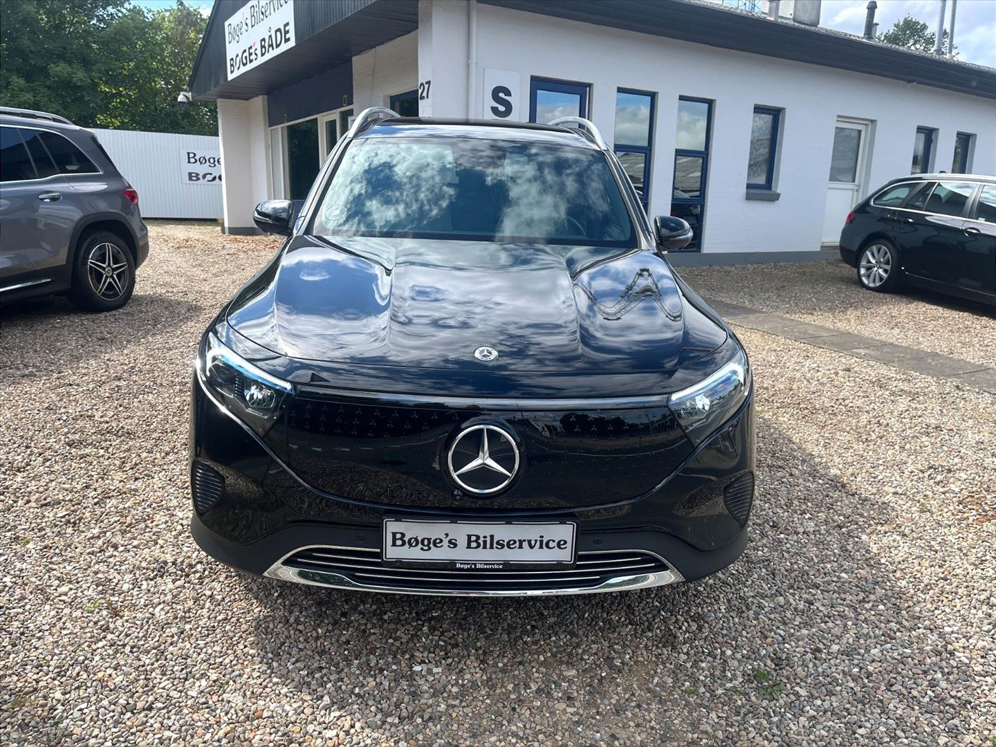 Sort Mercedes EQB 250+ fra 2025