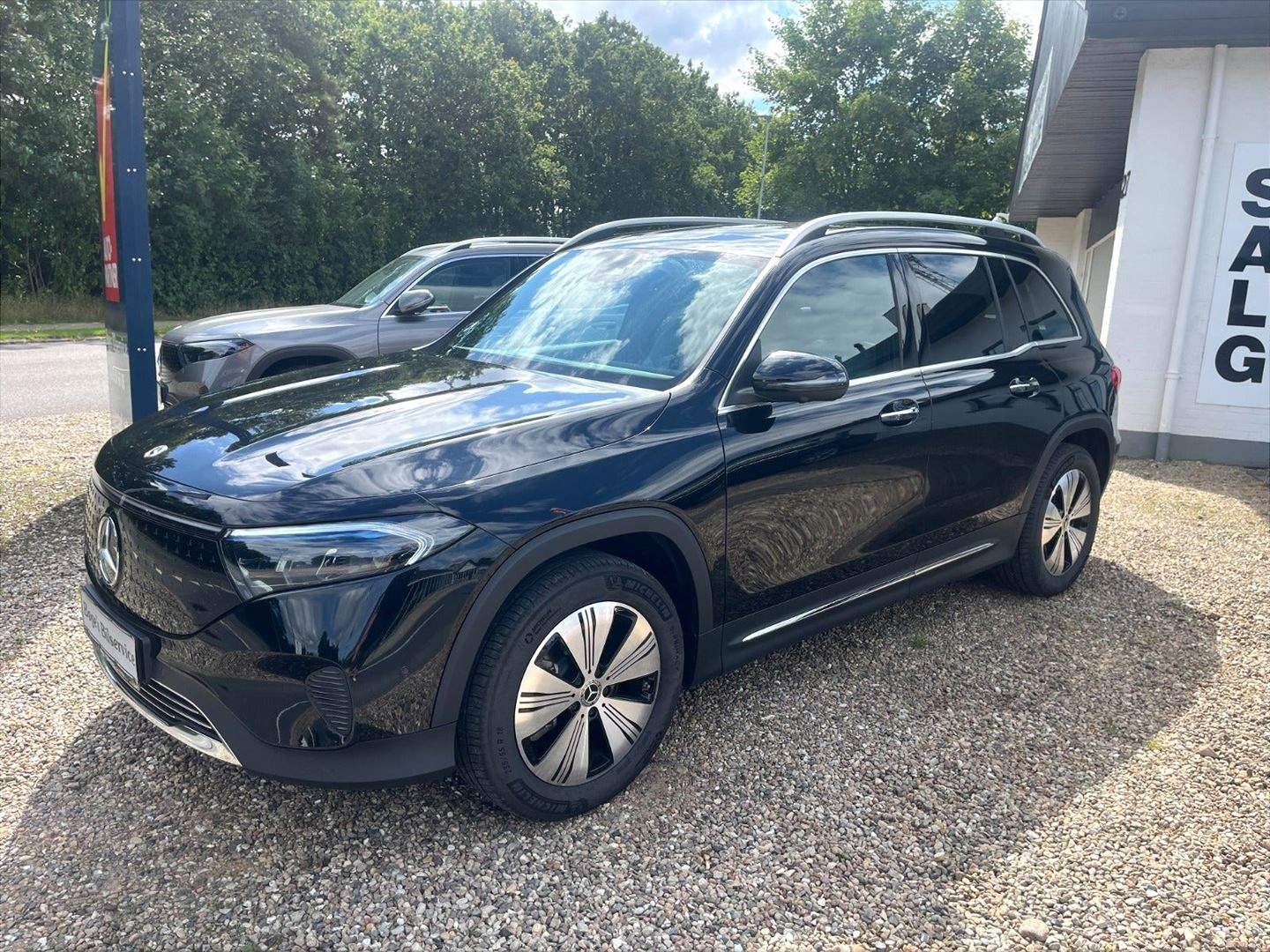 Sort Mercedes EQB 250+ fra 2025