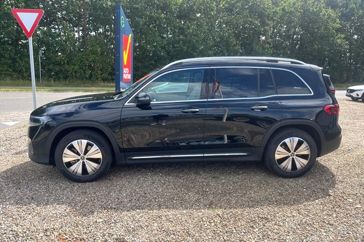 Sort Mercedes EQB 250+ fra 2025