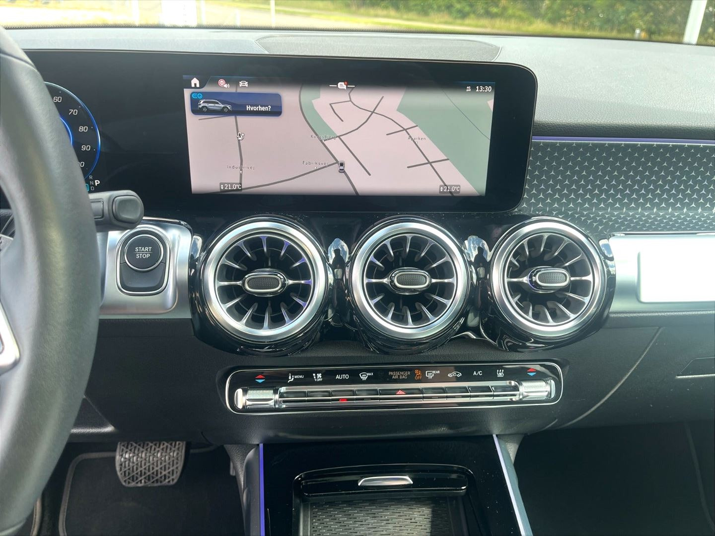 Sort Mercedes EQB250+ fra 2025