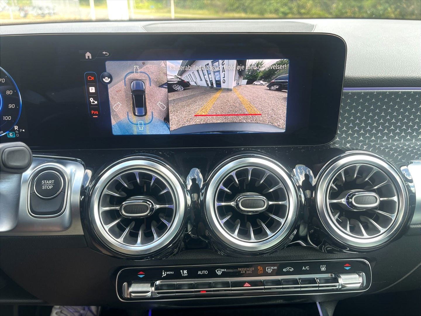 Sort Mercedes EQB 250+ fra 2025