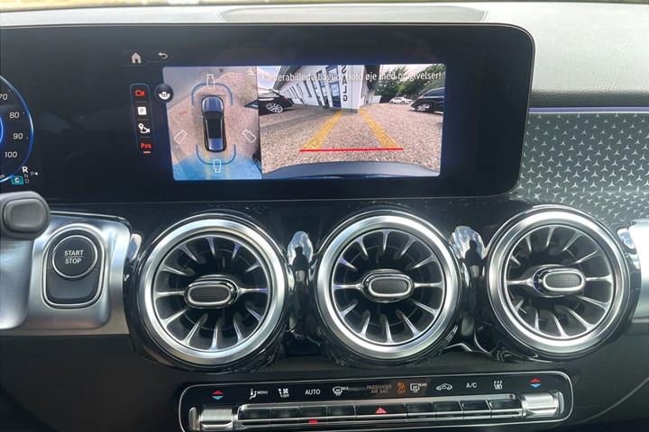 Sort Mercedes EQB 250+ fra 2025