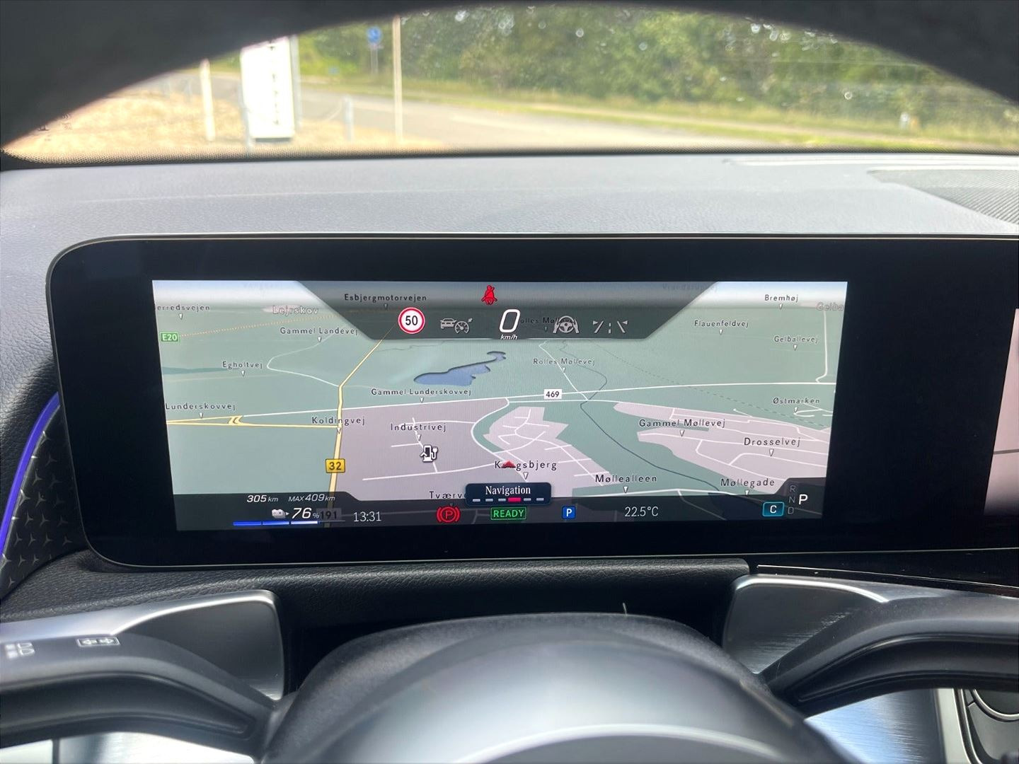 Sort Mercedes EQB 250+ fra 2025